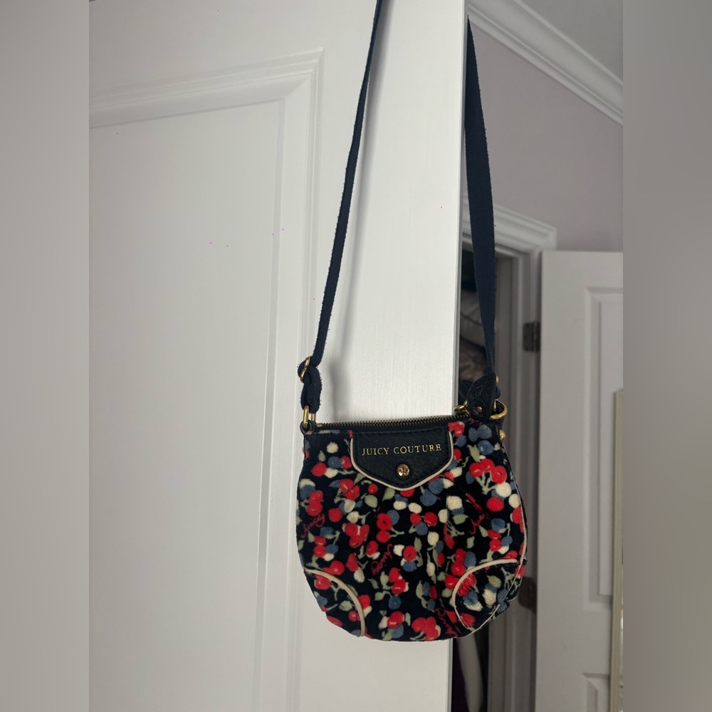 Perfect condition vintage juicy couture bag Terrycloth material